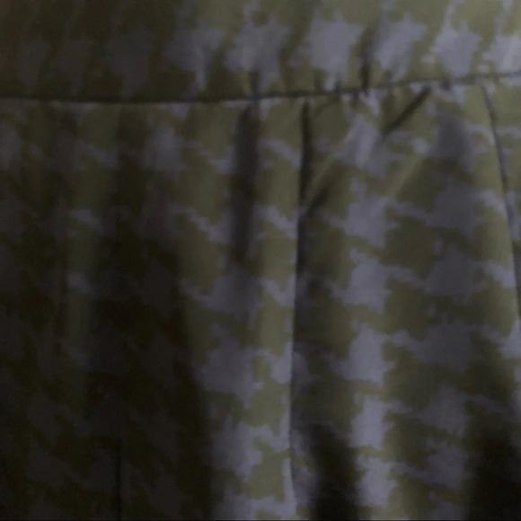 NWT J Crew Factory Pleated Skirt. Size 4 - Picture 3 of 7